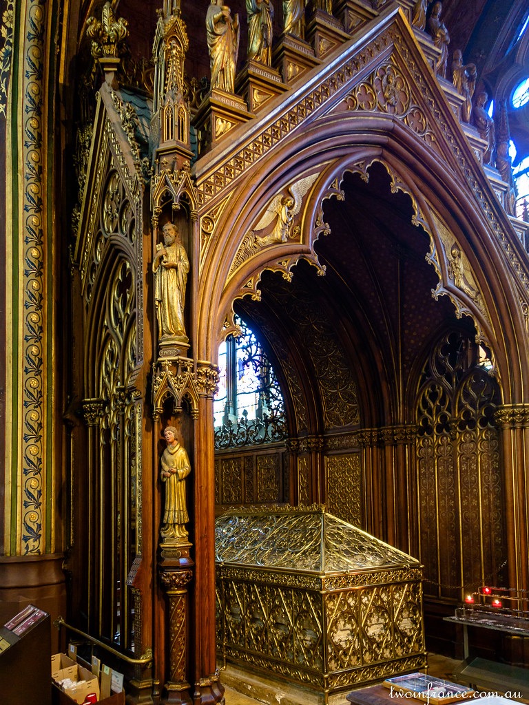 Tomb of Geneviève, the patron Saint of Paris