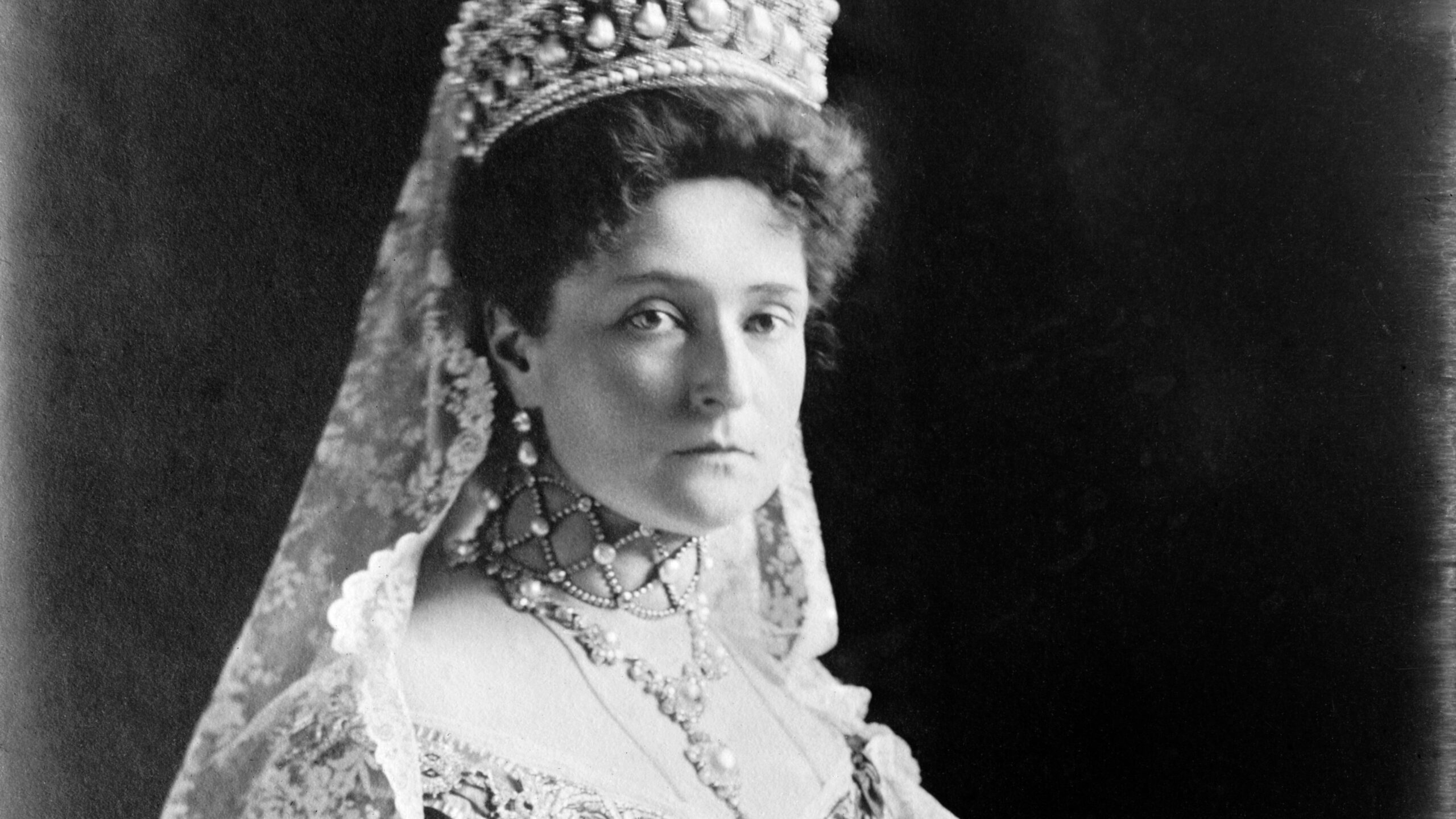 Empress Alexandra Feodorovna: The Tragedy of a Foreigner on the Russian Throne